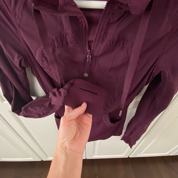 Lululemon jacket - Picture 3 of 3